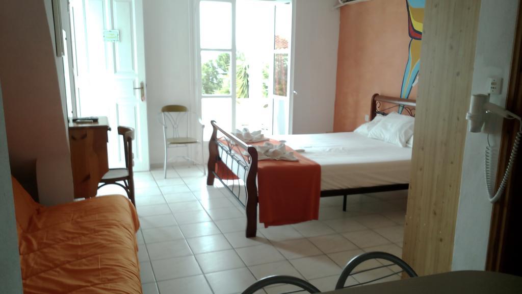 מגלי אמוס Amaranthos Skiathos View מראה חיצוני תמונה
